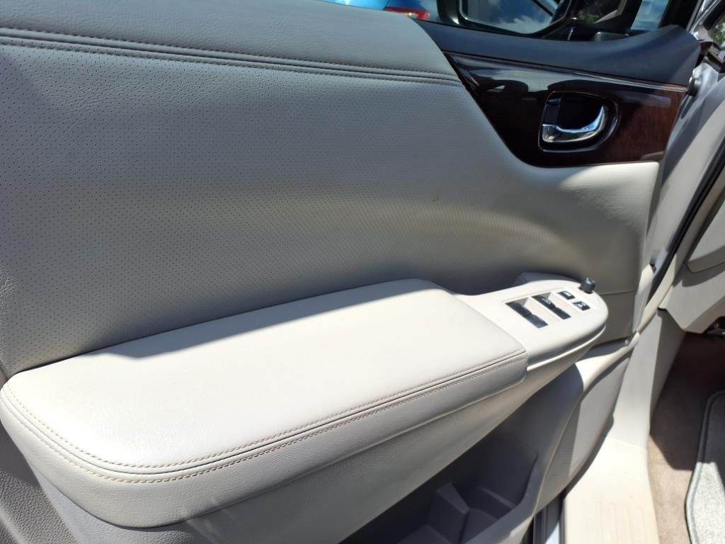 2015 Nissan Quest S photo