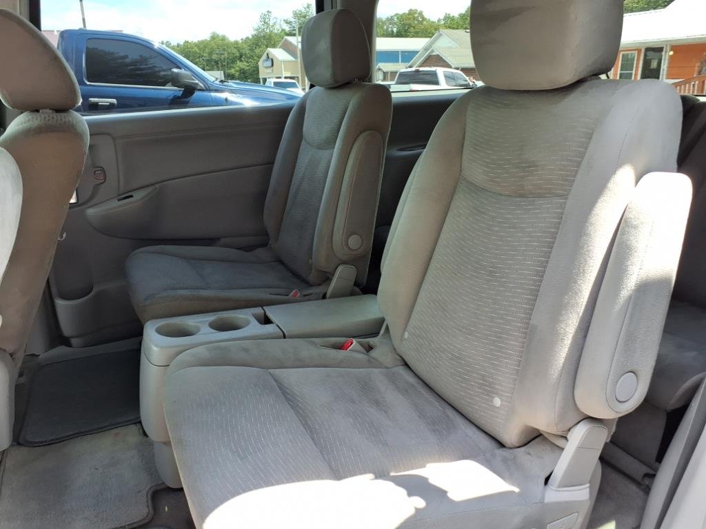 2015 Nissan Quest S photo