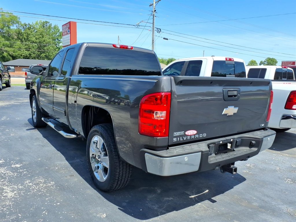 2010 Chevrolet Silverado - $15,995