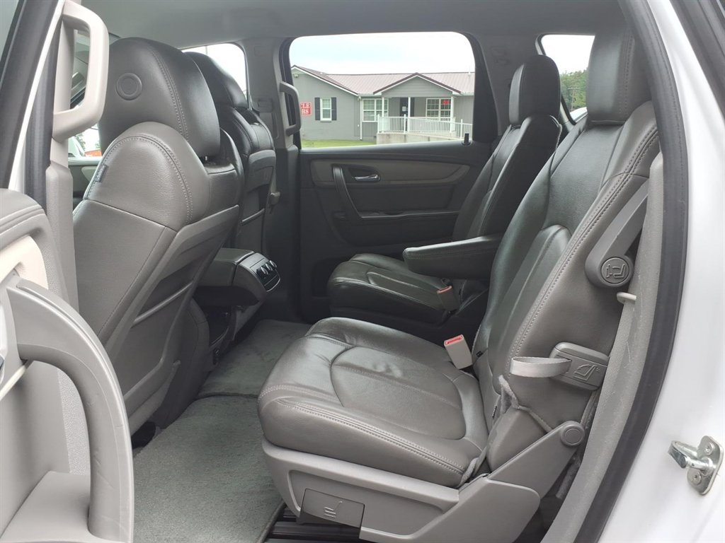 2016 Chevrolet Traverse - $12,995