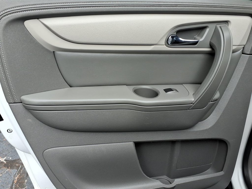 2016 Chevrolet Traverse - $12,995