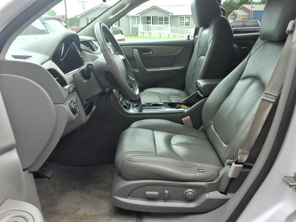 2016 Chevrolet Traverse - $12,995