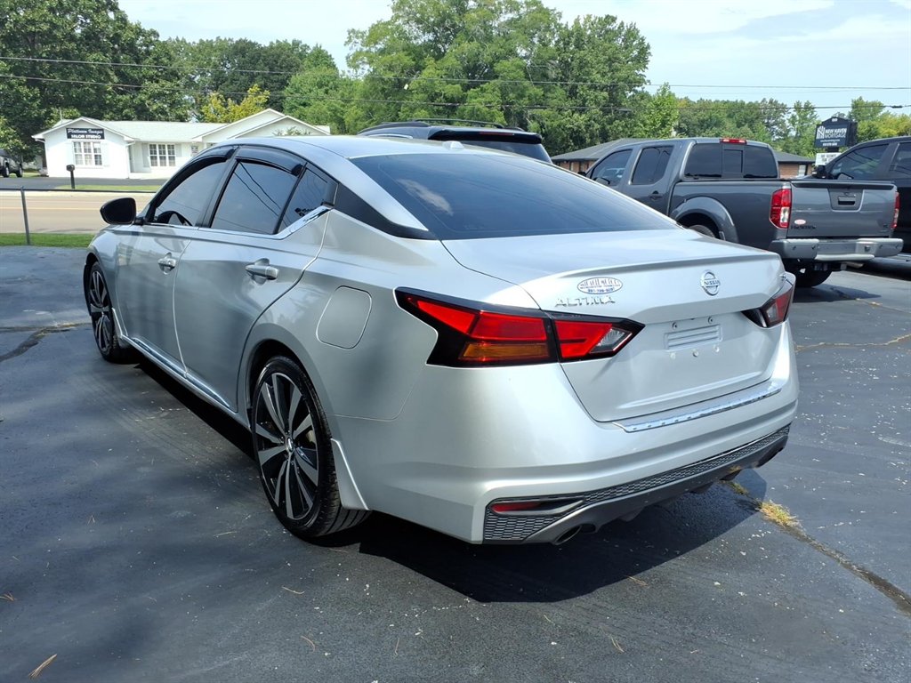 2019 Nissan Altima - $11,995