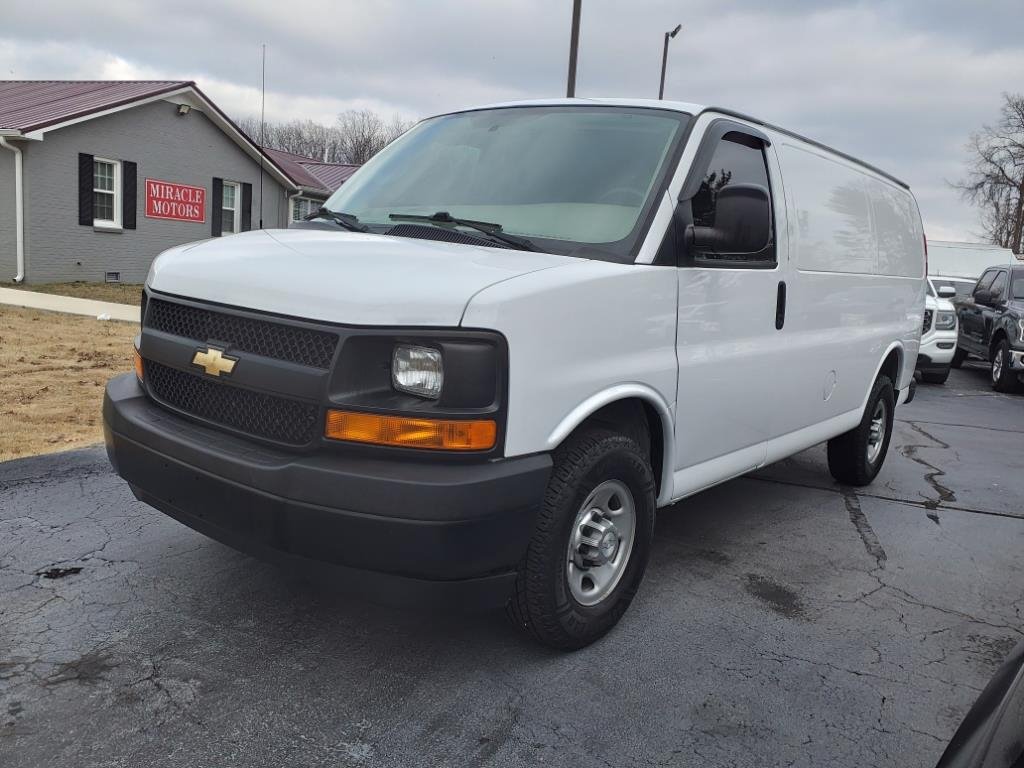 2017 Chevrolet G2500 Vans Express photo