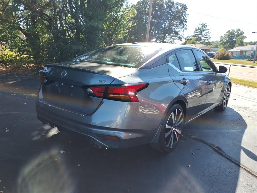 2020 Nissan Altima - $18,995