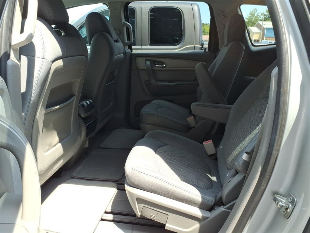 2017 Chevrolet Traverse - $12,995