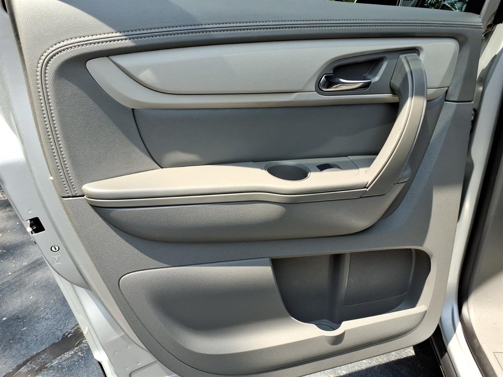 2017 Chevrolet Traverse - $12,995
