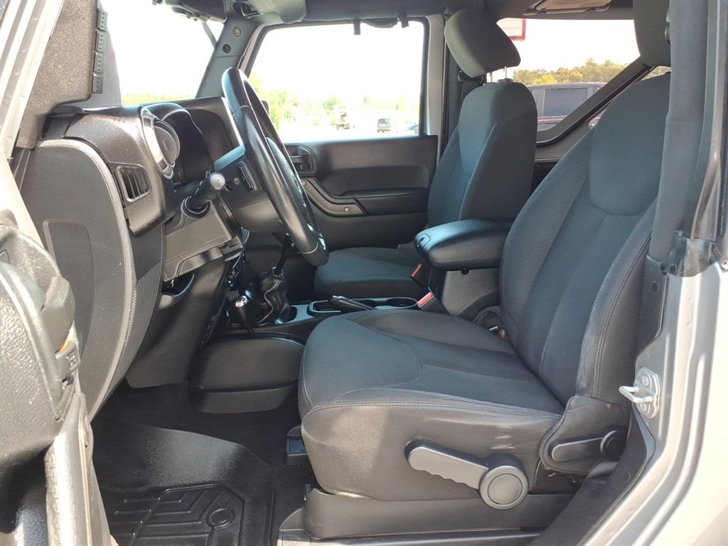 2016 Jeep Wrangler - $14,995