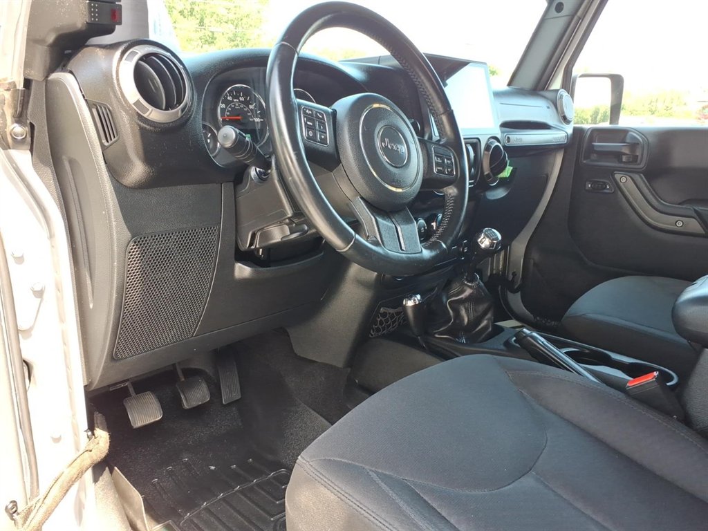 2016 Jeep Wrangler - $14,995
