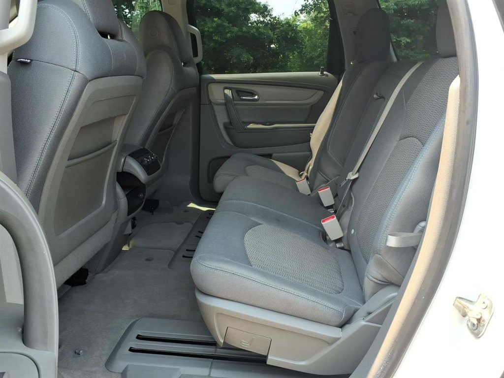 2017 Chevrolet Traverse - $12,995