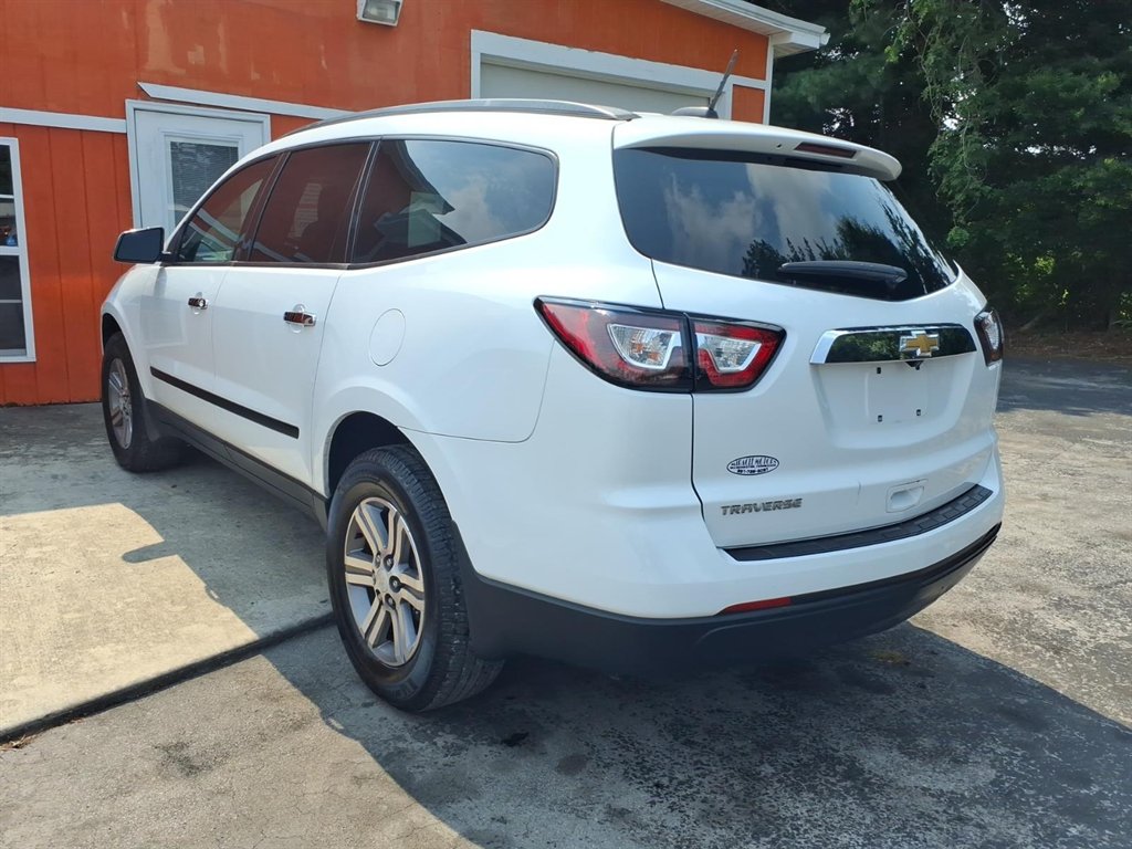 2017 Chevrolet Traverse - $12,995