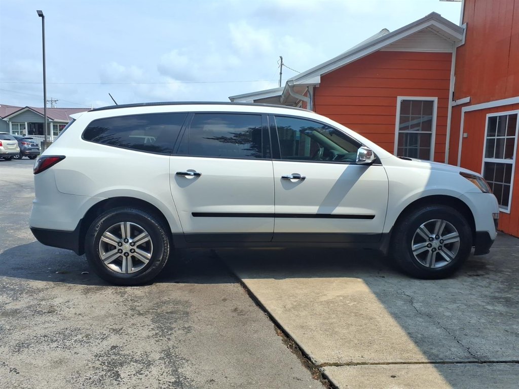 2017 Chevrolet Traverse - $12,995