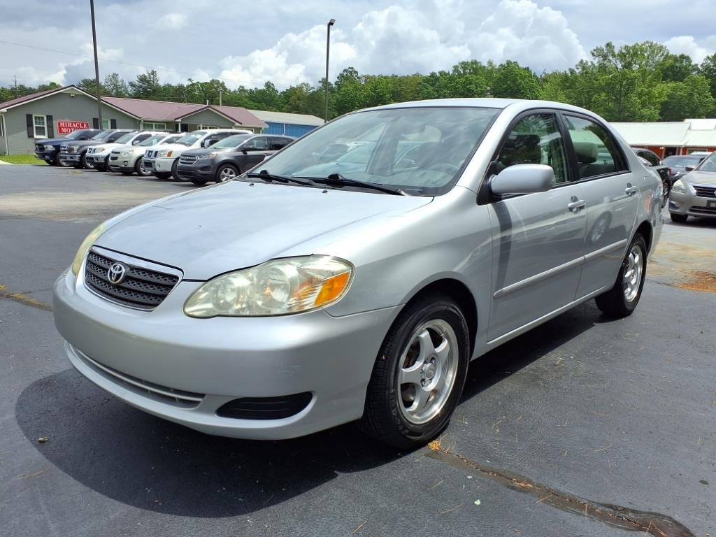 2005 Toyota Corolla CE photo