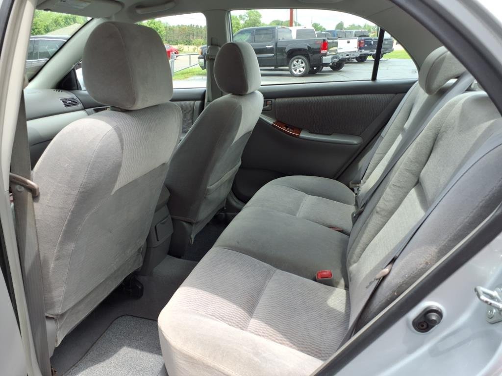 2005 Toyota Corolla CE photo