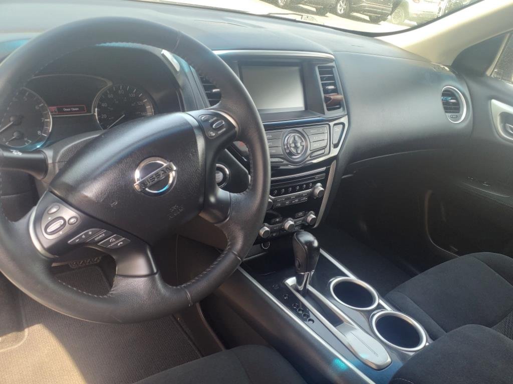 2016 Nissan Pathfinder SL photo