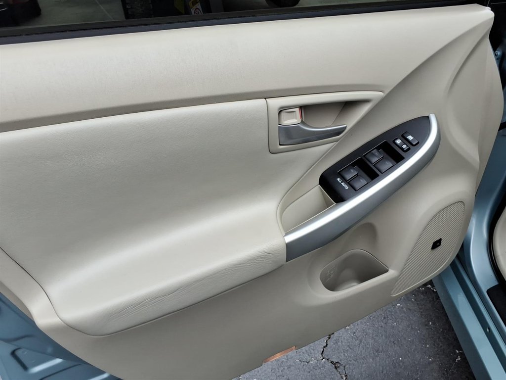 2015 Toyota Prius - $15,995
