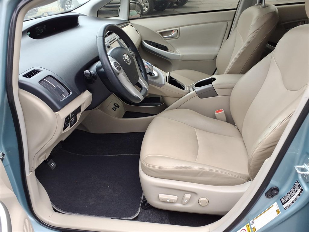 2015 Toyota Prius - $15,995