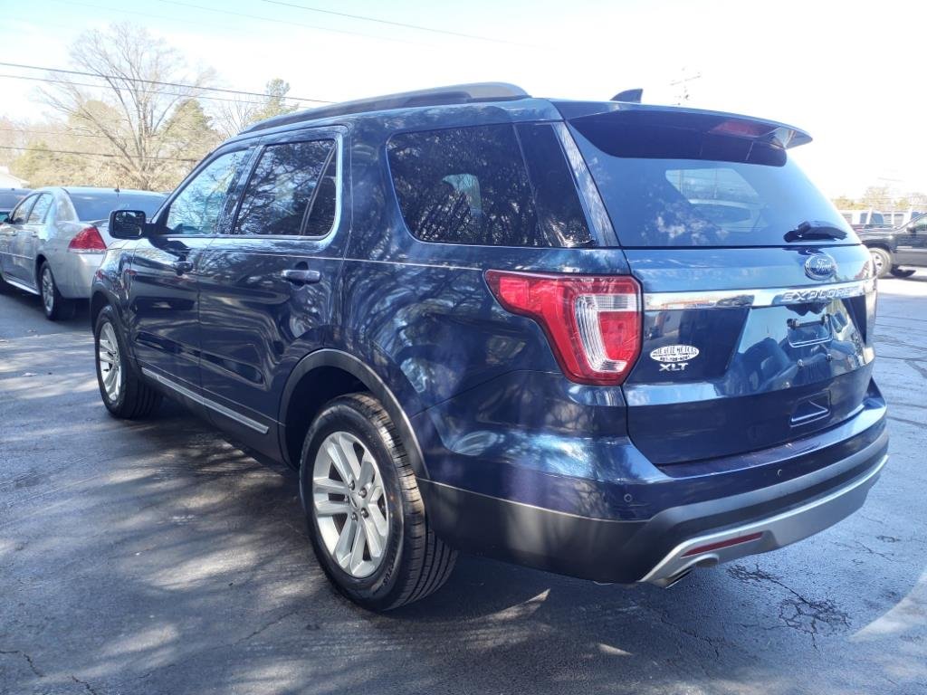 2017 Ford Explorer XLT photo