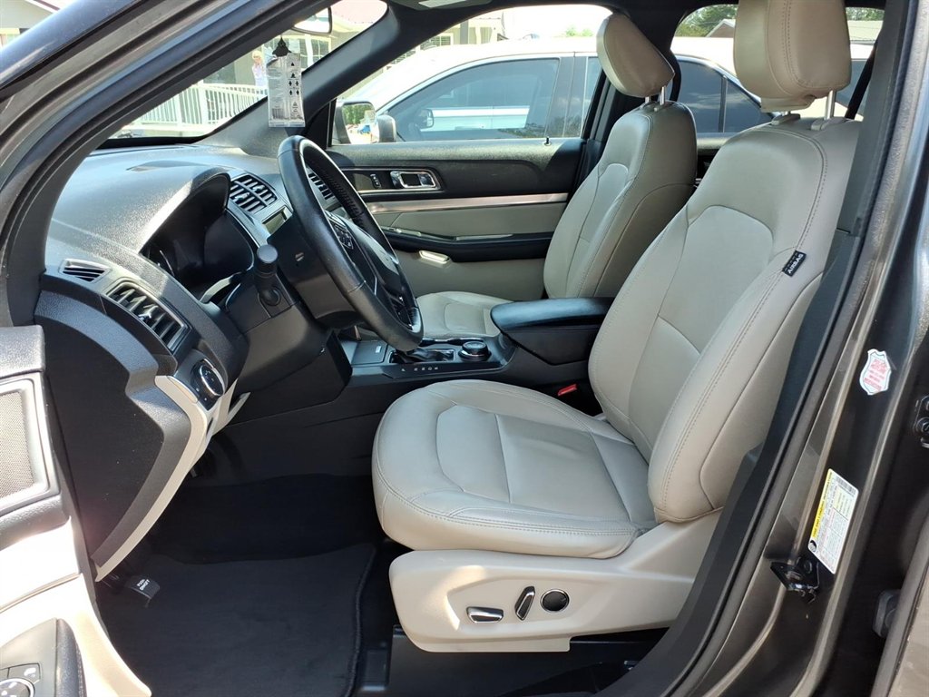 2018 Ford Explorer - $19,995
