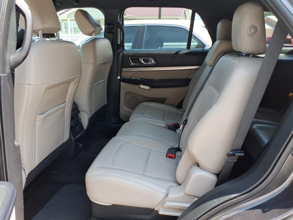 2018 Ford Explorer - $19,995