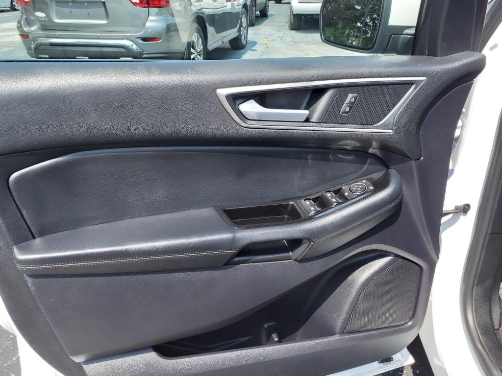 2019 Ford Edge SEL photo