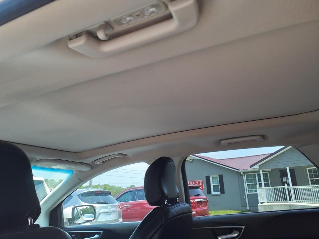 2019 Ford Edge SEL photo
