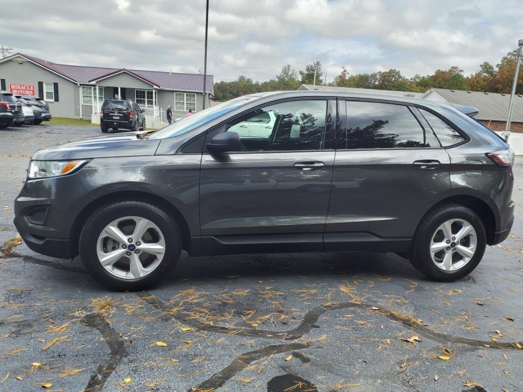 2017 Ford Edge SE photo
