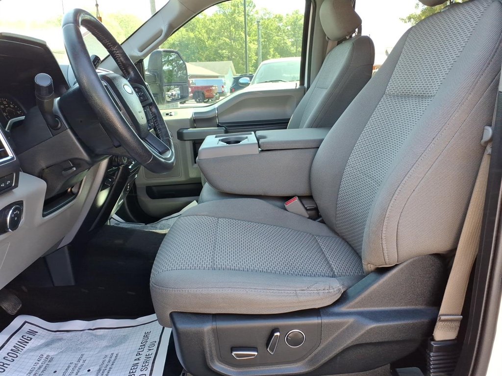 2016 Ford F150 - $22,995