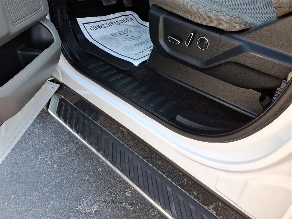 2016 Ford F150 - $22,995