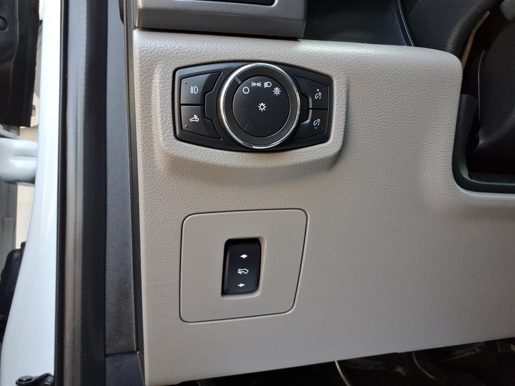 2016 Ford F150 - $22,995