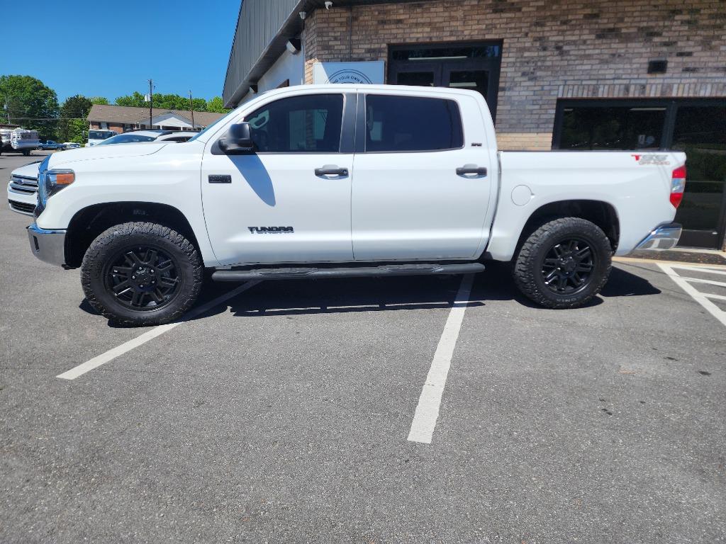 2021 Toyota Tundra SR5 photo