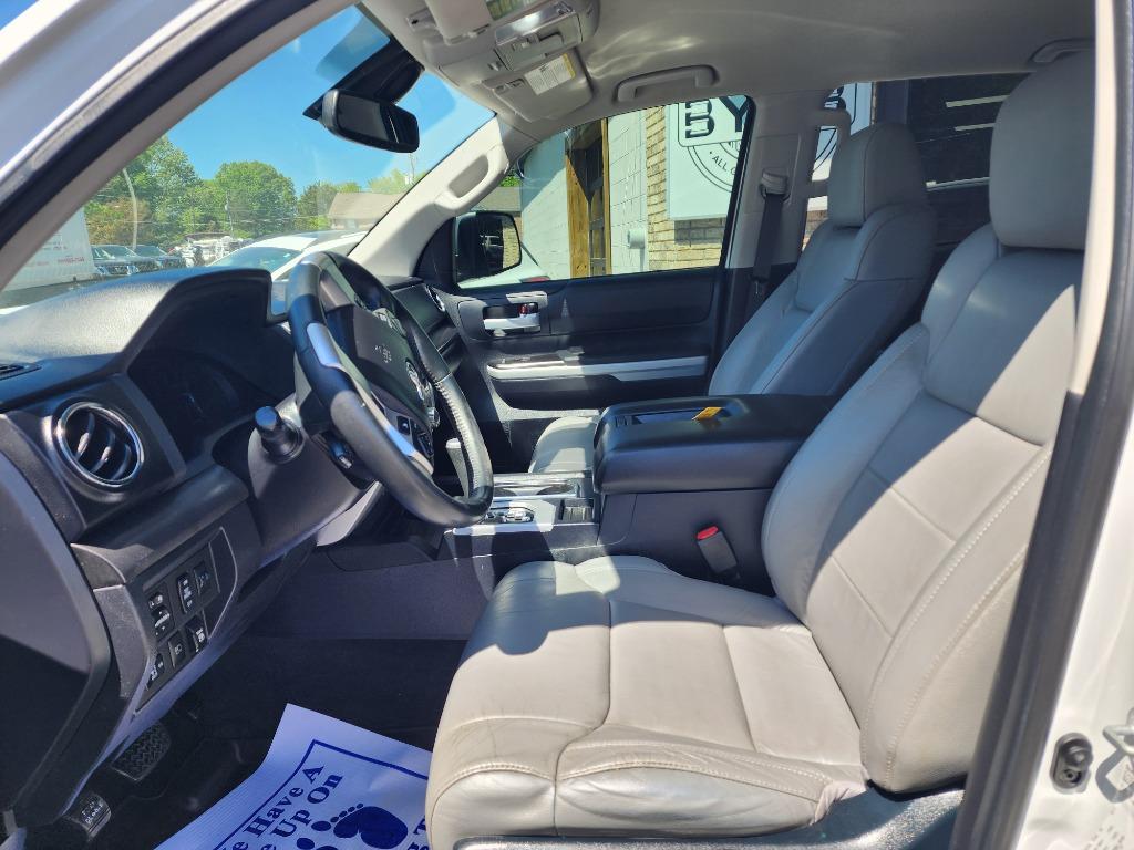 2021 Toyota Tundra SR5 photo