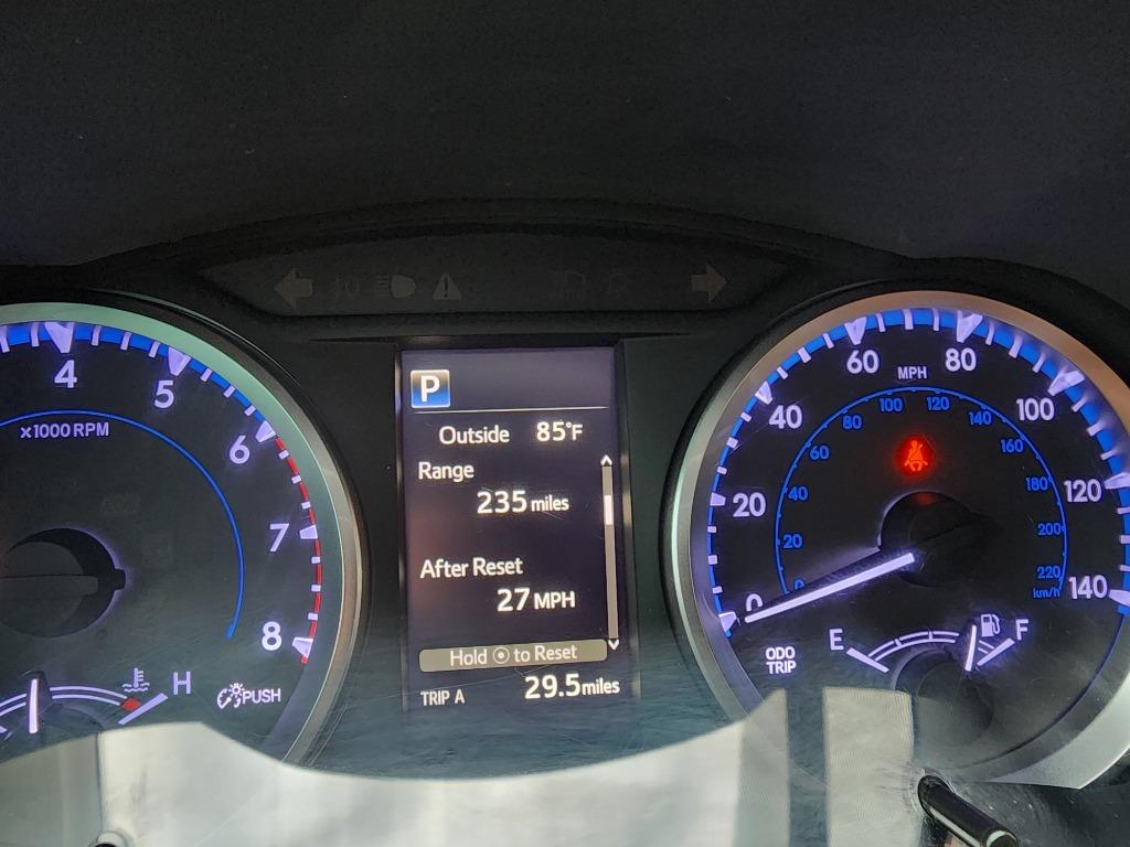 2018 Toyota Highlander LE photo