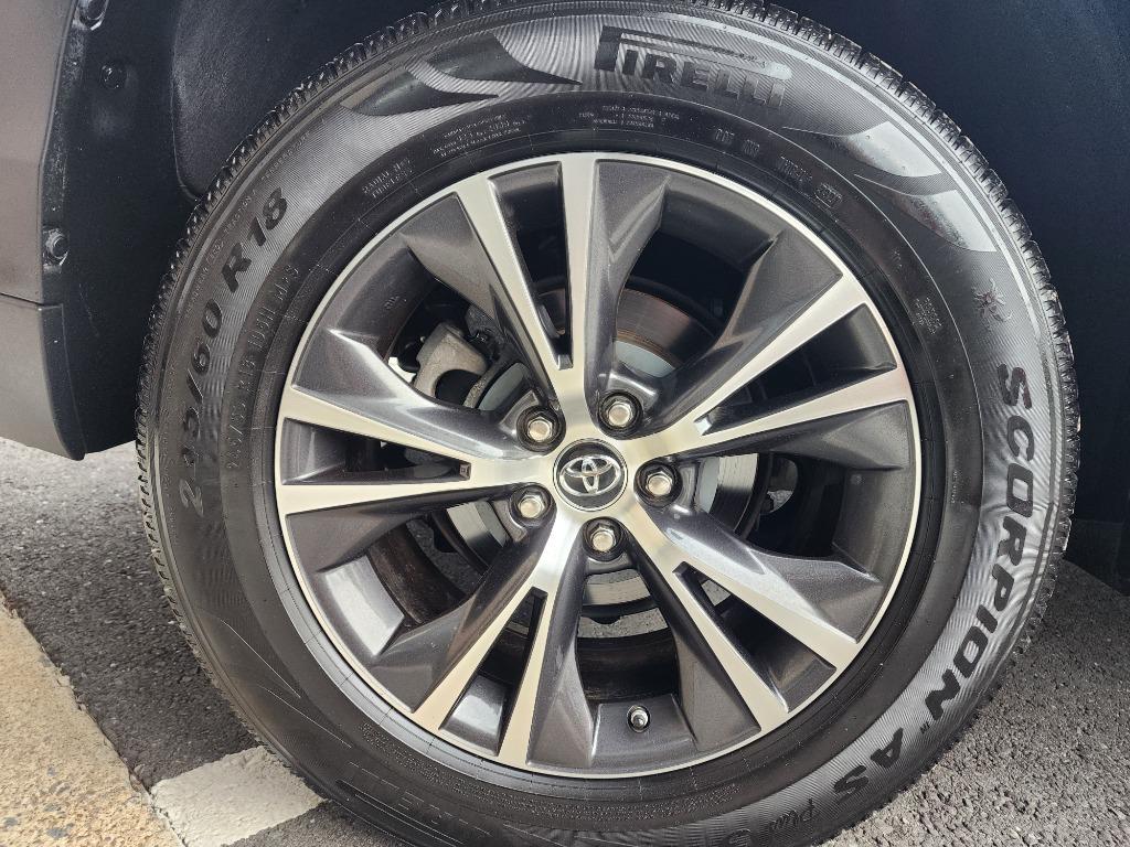 2018 Toyota Highlander LE photo