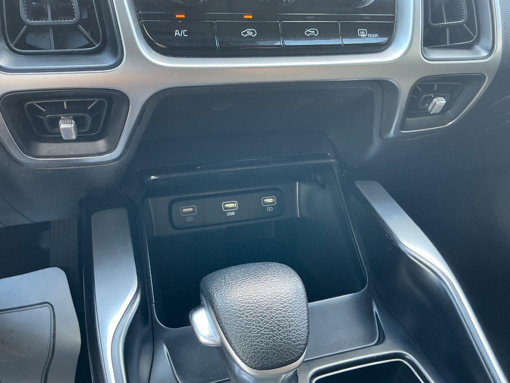 2022 Kia Sorento - $18,756