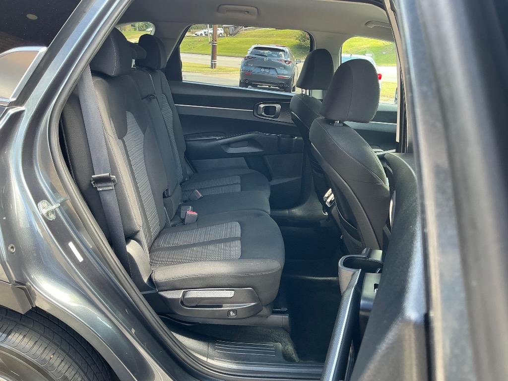 2022 Kia Sorento - $18,756