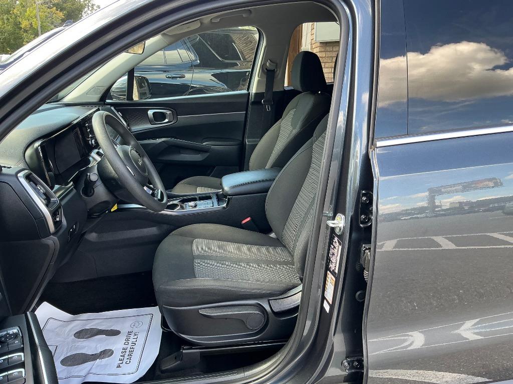 2022 Kia Sorento - $18,756