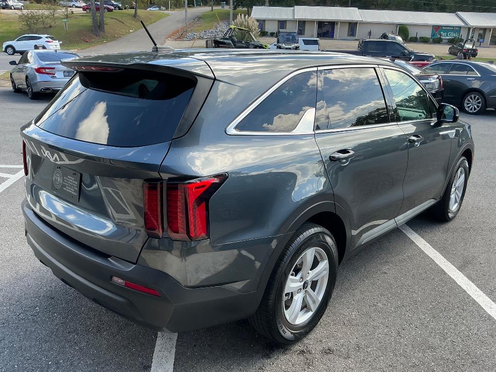 2022 Kia Sorento - $18,756