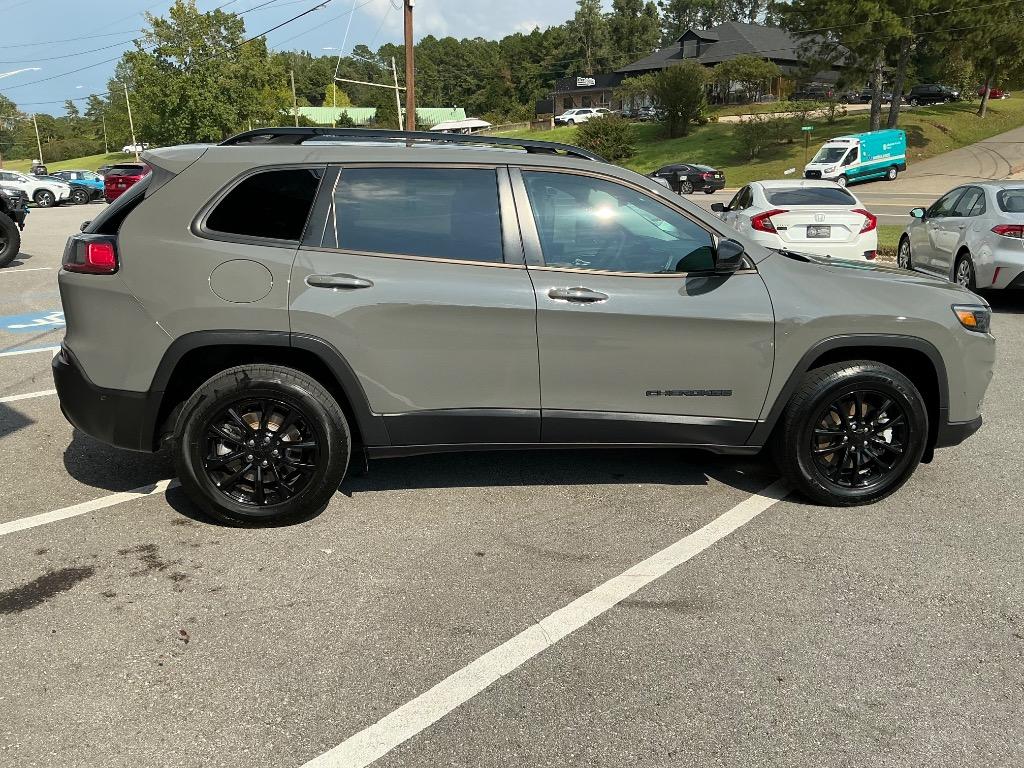 2023 Jeep Cherokee - $21,748