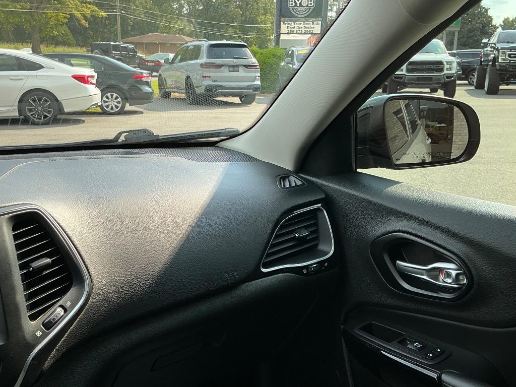 2023 Jeep Cherokee - $21,748