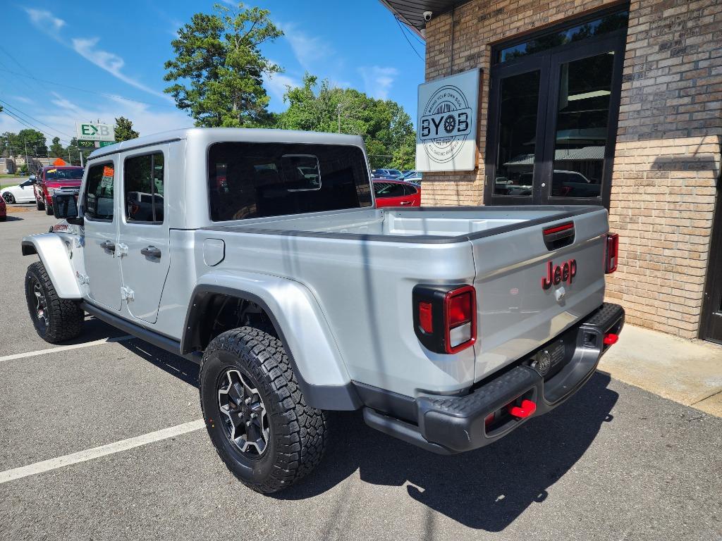 2022 Jeep Gladiator - $33,273