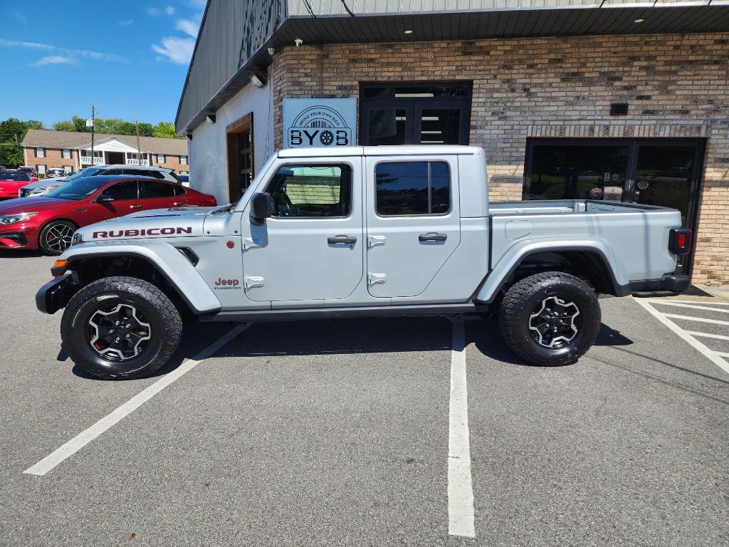 2022 Jeep Gladiator - $33,273