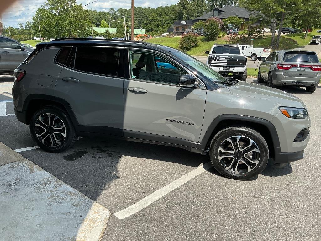 2022 Jeep Compass - $22,789
