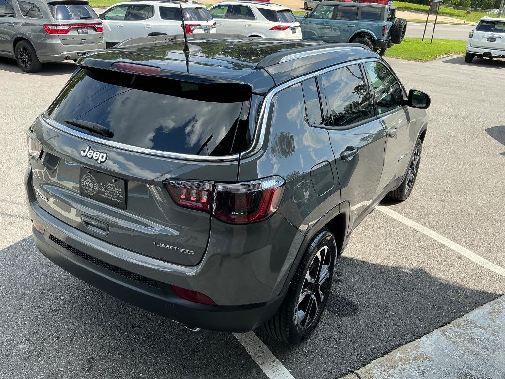 2022 Jeep Compass - $22,789