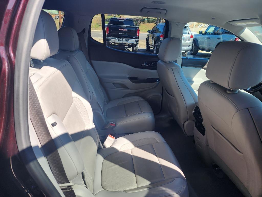 2020 GMC Acadia SLT photo