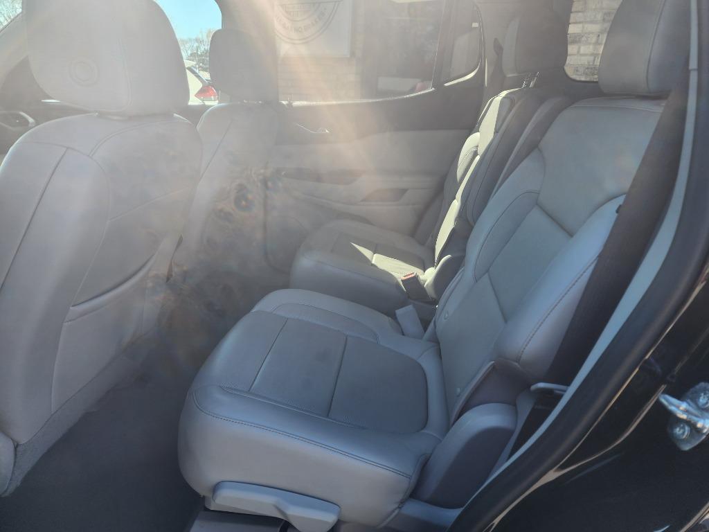 2020 GMC Acadia SLT photo