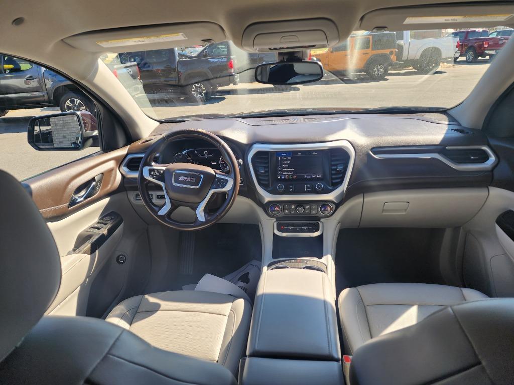 2020 GMC Acadia SLT photo