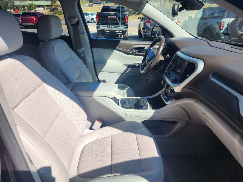 2020 GMC Acadia SLT photo