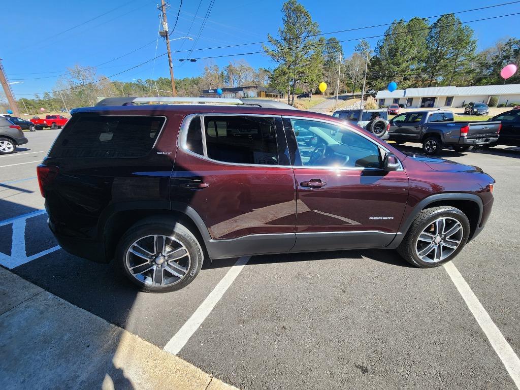 2020 GMC Acadia SLT photo