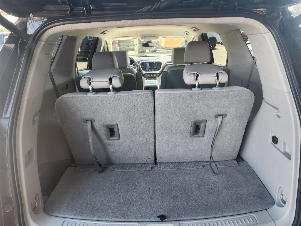 2020 GMC Acadia SLT photo